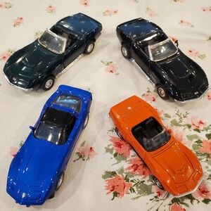 Set of 4 Classic Corvette Cars 2 are motorized